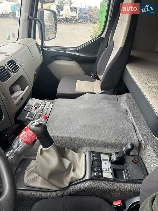 Для перевезення тварин Renault Premium 2013 в Львові