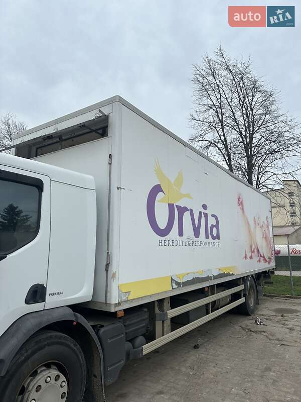 Для перевезення тварин Renault Premium 2013 в Львові