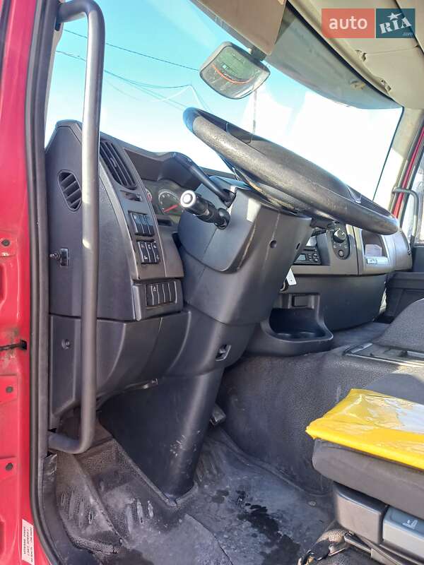 Тягач Renault Premium 2008 в Долине