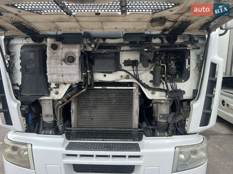 Тягач Renault Premium 2011 в Ровно