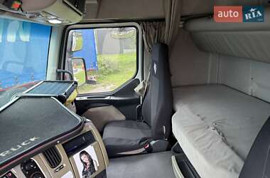 Тягач Renault Premium 2007 в 