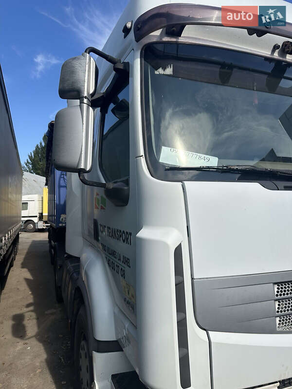 Тягач Renault Premium 2005 в Дніпрі