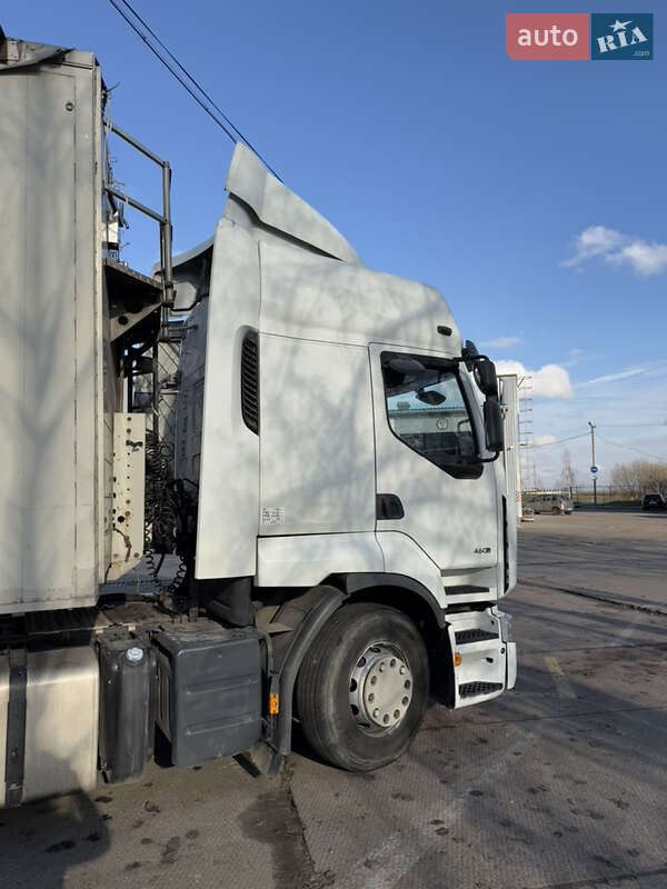 Тягач Renault Premium 2012 в Львове
