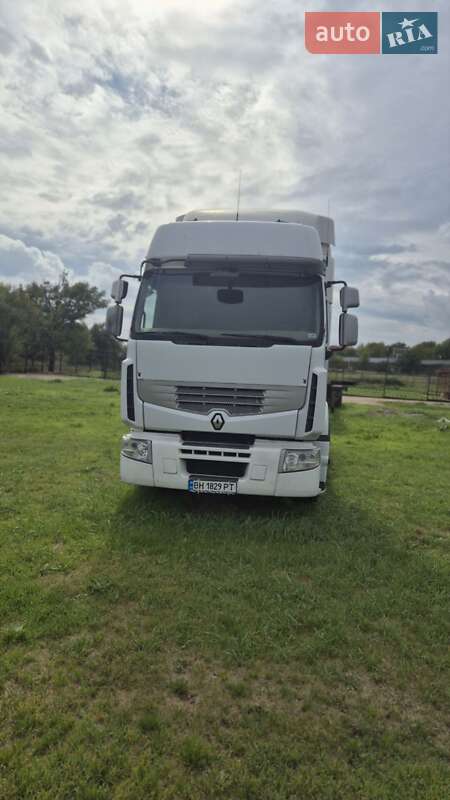 Тягач Renault Premium 2010 в Великому Дальнику