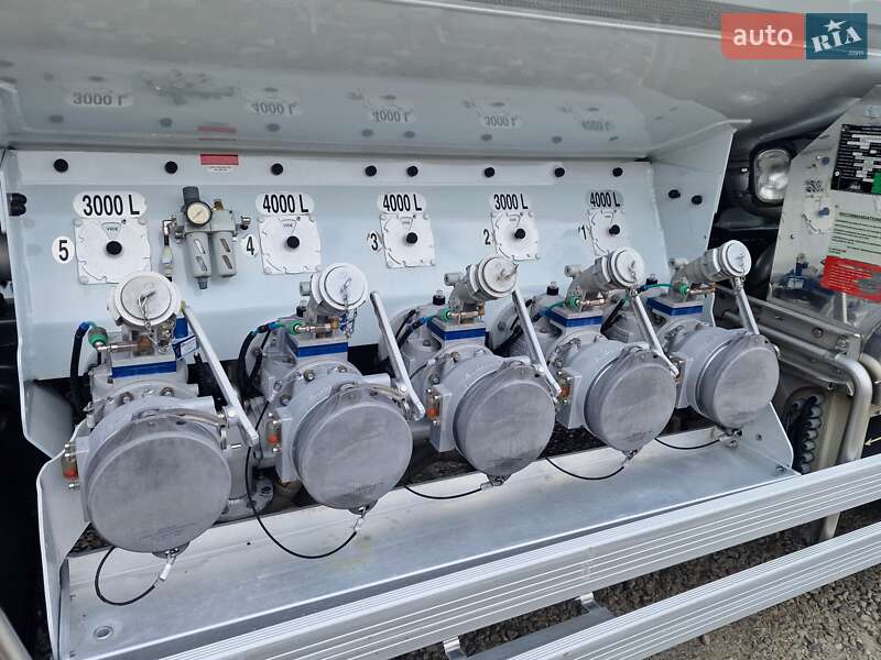 Бензовоз Renault Premium 2013 в Черновцах