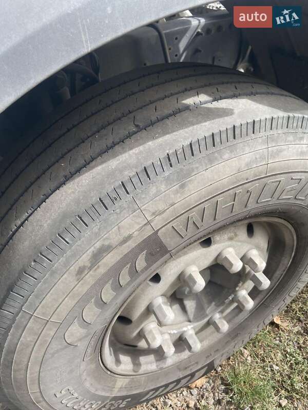 Тягач Renault Premium 2011 в Помошной