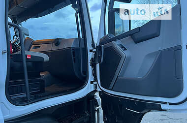 Тягач Renault Range T/T-Series  2015 в 