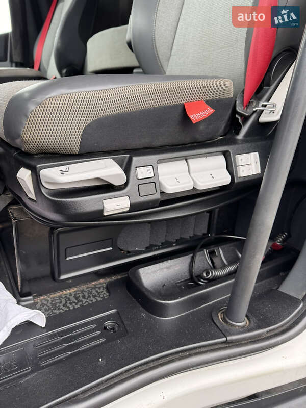 Тягач Renault Range T/T-Series  2015 в Києві