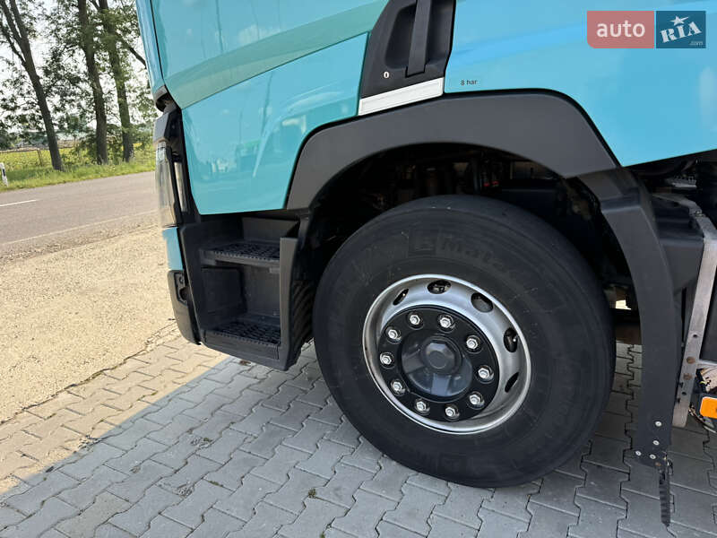 Тягач Renault Range T/T-Series  2015 в Чернівцях