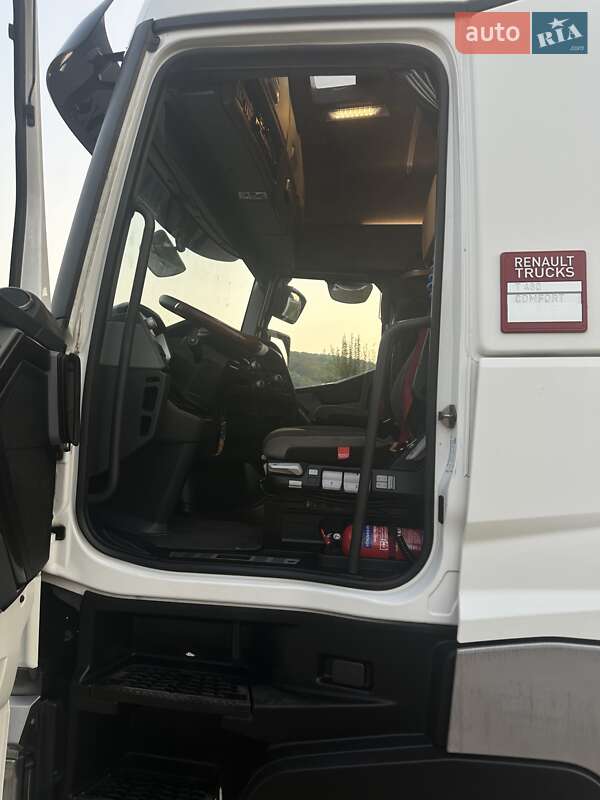 Тягач Renault Range T/T-Series  2015 в Хусті