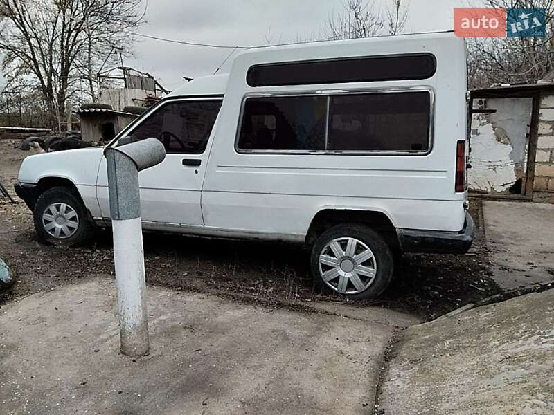 Пікап Renault Rapid 1991 в Кропивницькому фото 2 Пікап Renault Rapid 1991 в Кропивницькому