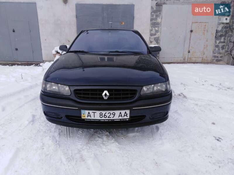 Ліфтбек Renault Safrane 1999 в Івано-Франківську