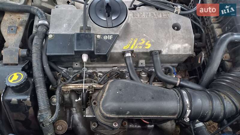Ліфтбек Renault Safrane 1995 в Яремчі
