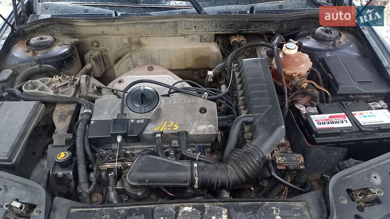 Ліфтбек Renault Safrane 1995 в Яремчі