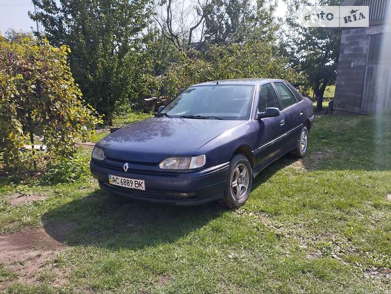 Ліфтбек Renault Safrane 1994 в Володимир-Волинському