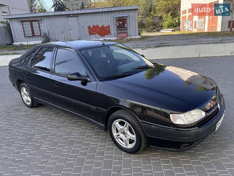 Renault Safrane 1994