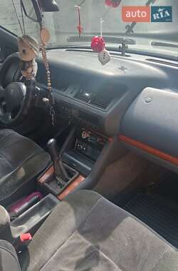 Ліфтбек Renault Safrane 1994 в 
