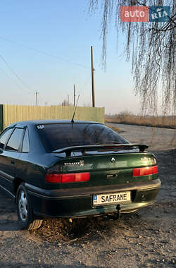 Лифтбек Renault Safrane 1998 в 