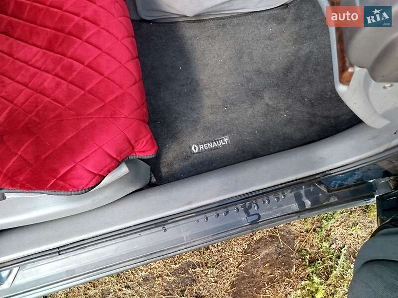 Лифтбек Renault Safrane 1998 в Прилуках