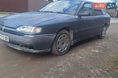 Лифтбек Renault Safrane 1993 в Звягеле