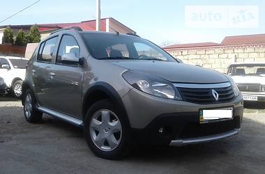 Renault Sandero StepWay 2012