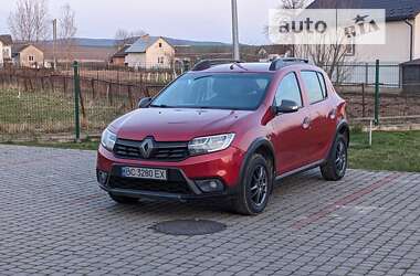 Хэтчбек Renault Sandero StepWay 2017 в Львове