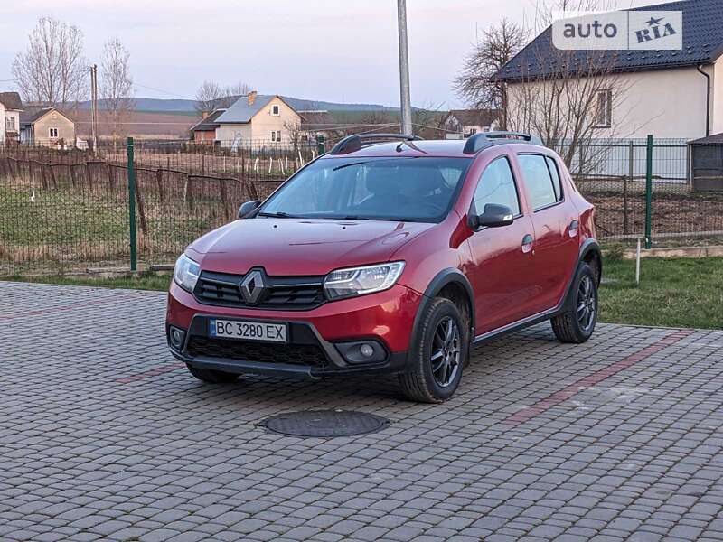 Хэтчбек Renault Sandero StepWay 2017 в Львове