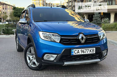 Хэтчбек Renault Sandero StepWay 2017 в Хмельницком