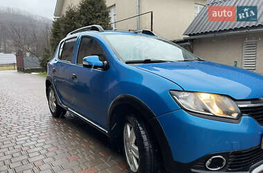 Внедорожник / Кроссовер Renault Sandero StepWay 2014 в Тячеве