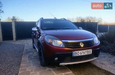 Renault Sandero StepWay 2013