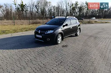 Renault Sandero StepWay 2013
