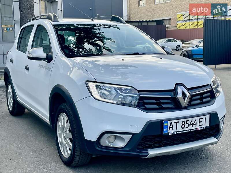 Хэтчбек Renault Sandero StepWay 2017 в Киеве