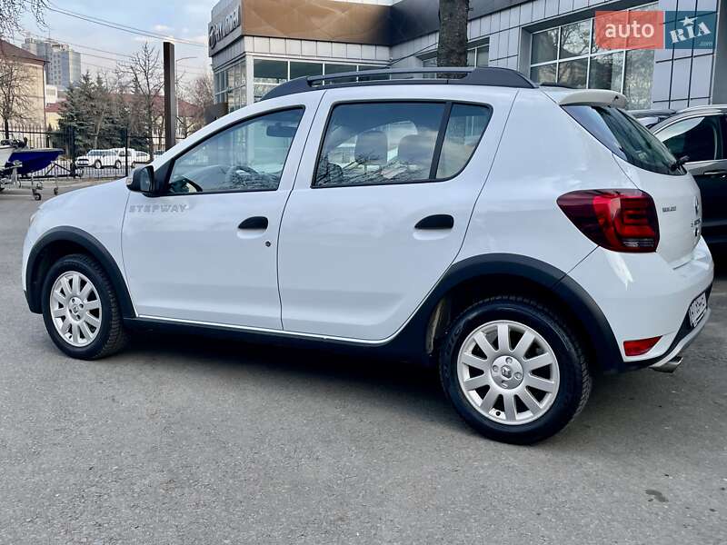 Хэтчбек Renault Sandero StepWay 2017 в Киеве