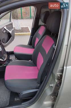 Внедорожник / Кроссовер Renault Sandero StepWay 2011 в Знаменке