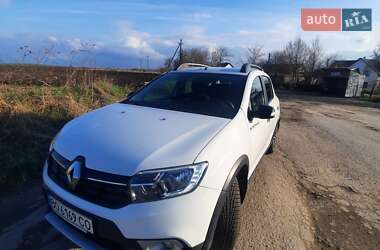 Хэтчбек Renault Sandero StepWay 2020 в 