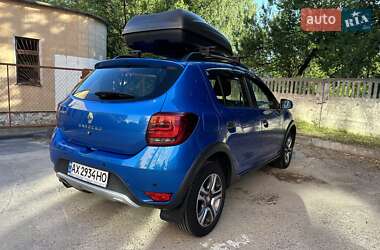 Хэтчбек Renault Sandero StepWay 2019 в 