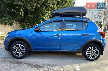 Хэтчбек Renault Sandero StepWay 2019 в 