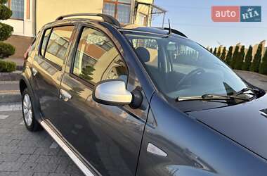 Внедорожник / Кроссовер Renault Sandero StepWay 2010 в 