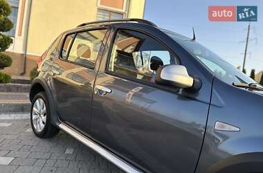 Внедорожник / Кроссовер Renault Sandero StepWay 2010 в 