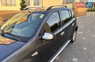 Внедорожник / Кроссовер Renault Sandero StepWay 2010 в 