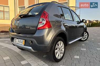 Внедорожник / Кроссовер Renault Sandero StepWay 2010 в 