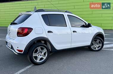 Хэтчбек Renault Sandero StepWay 2021 в 