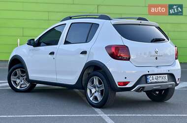 Хэтчбек Renault Sandero StepWay 2021 в 