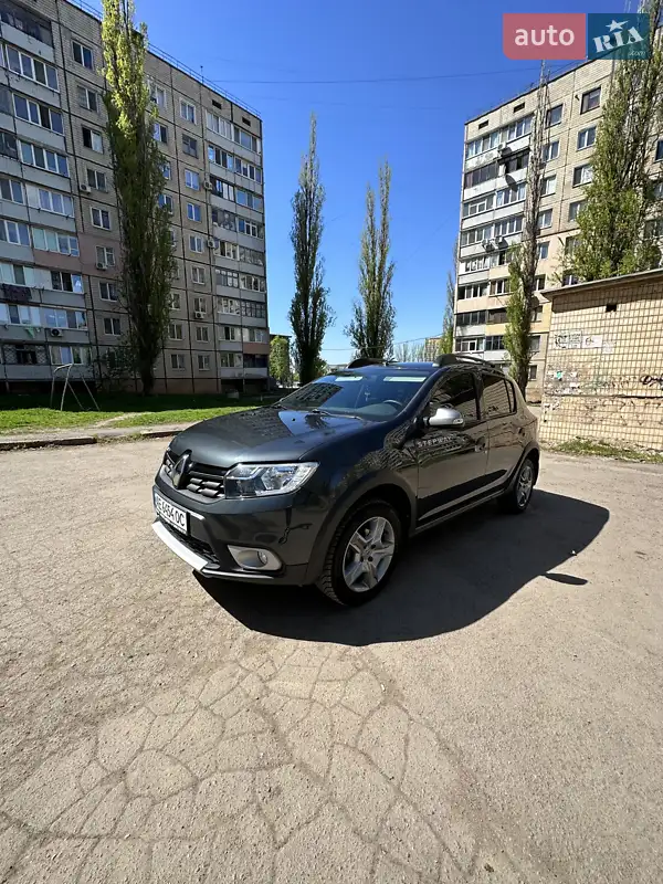 Хетчбек Renault Sandero StepWay 2020 в 