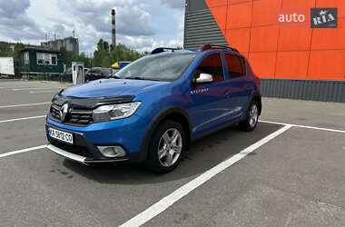 Хетчбек Renault Sandero StepWay 2017 в Києві