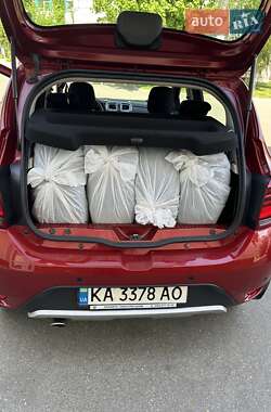 Хэтчбек Renault Sandero StepWay 2020 в 