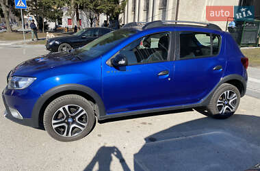 Хэтчбек Renault Sandero StepWay 2020 в 