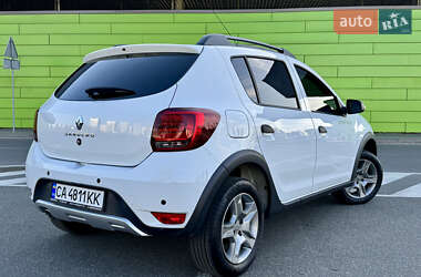 Хетчбек Renault Sandero StepWay 2021 в 