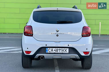 Хетчбек Renault Sandero StepWay 2021 в 