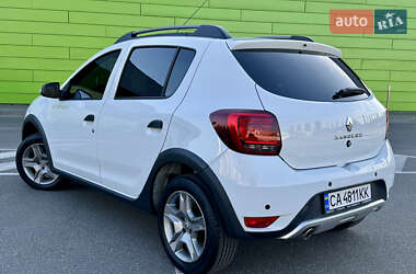 Хетчбек Renault Sandero StepWay 2021 в 